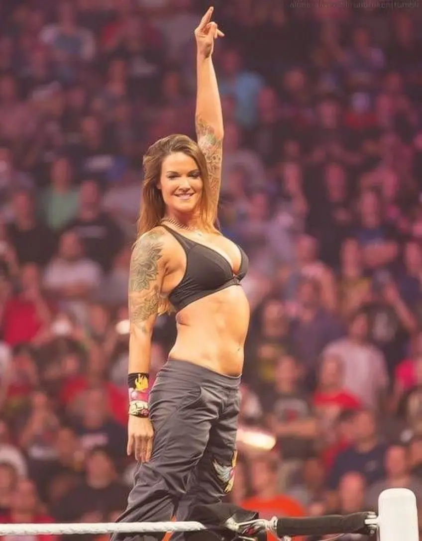 "Former WWE Champion Lita Applauds and appreciate Modern WWE Women's Fearless Energy"
