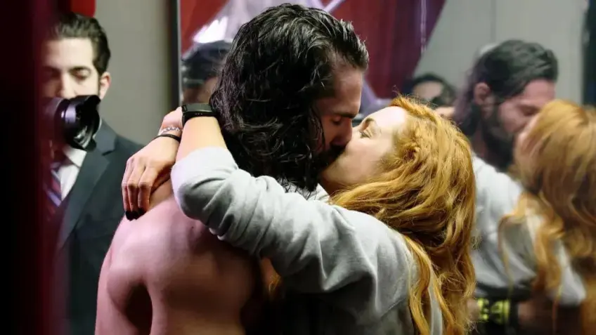 Becky Lynch sends wonderful message to her husband Seth Rollins